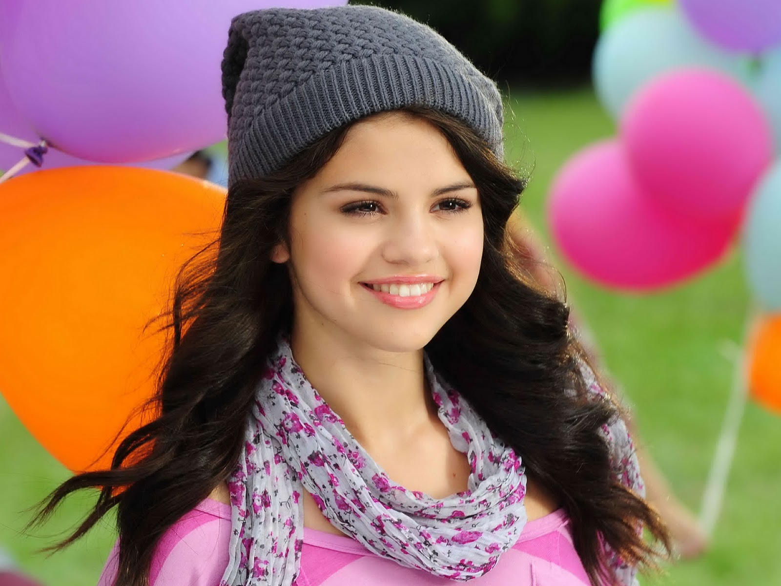 Selena-Gomez-Pictures