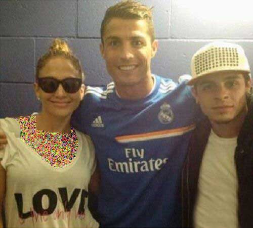 جنیفر لوپز در کنار بازیکنان رئال مادرید +عکس