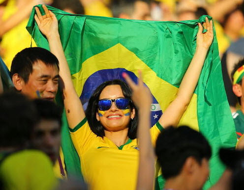عکس های تماشاگران جام جهانی 2014 , تماشاچیان فوتبال در برزیل, عکس تماشاگران زن جام جهانی 2014