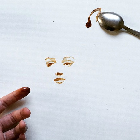 عکس جالب , نقاشی با قهوه , قهوه ریخته شده روی زمین, نقاشی هنری با قهوه